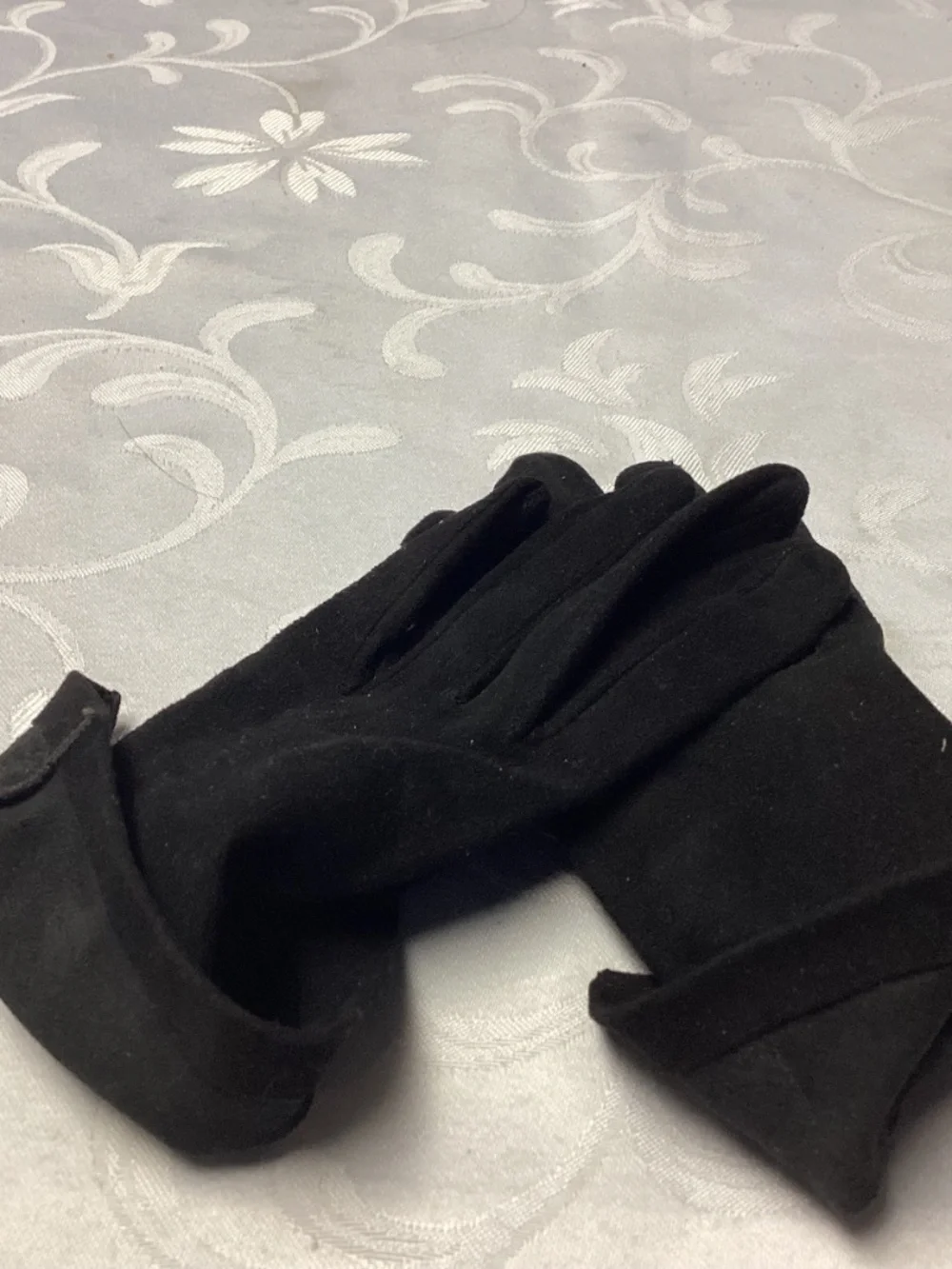 LADIES VINTAGE GLOVES SUEDE SOFT FEEL. BLACK